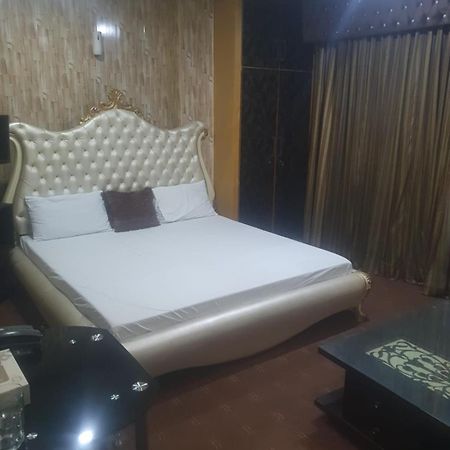 Town Guest House Toba Tek Singh Exterior foto