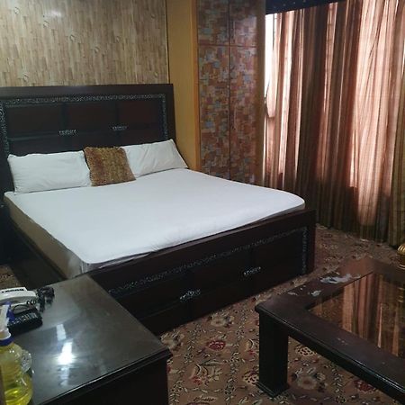 Town Guest House Toba Tek Singh Exterior foto
